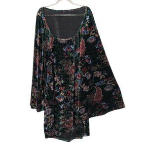 Smak Parlour Floral Paisley Dress Womens Size Medium Green Ribbed Bell Sleeve